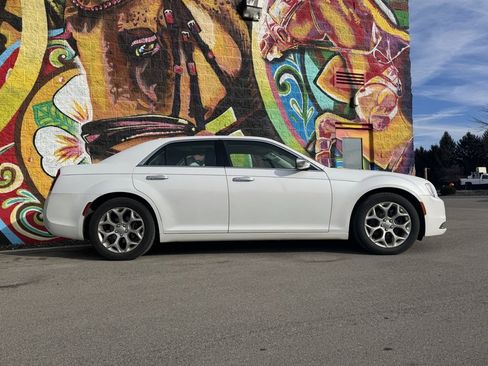 Used 2016 Chrysler 300 C Platinum image 2