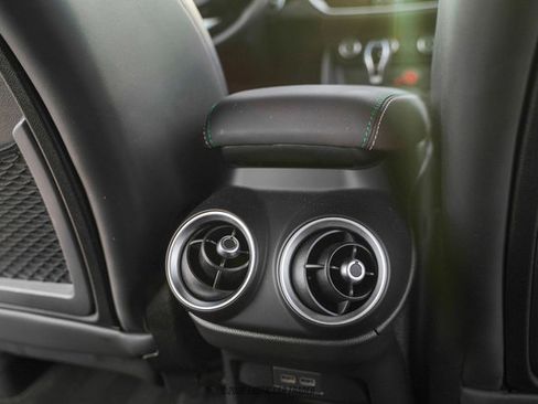 Used 2020 Alfa Romeo Stelvio Quadrifoglio image 38