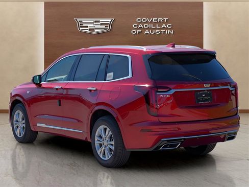 New 2025 Cadillac XT6 Luxury image 5