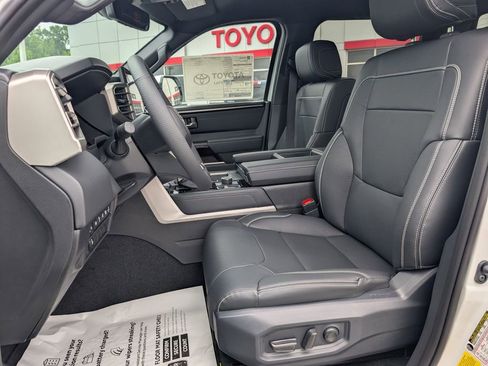 New 2026 Toyota Tundra Limited AWD/4WD image 11