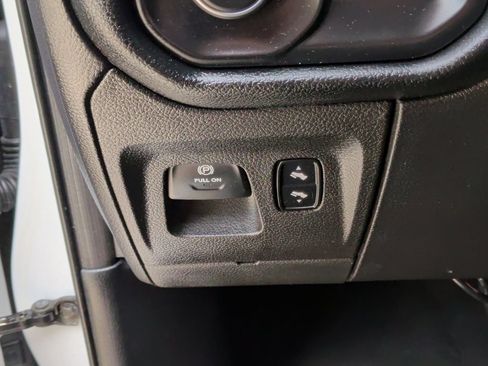 Used 2019 RAM 1500 Big Horn RWD image 16
