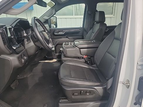 Used 2024 Chevrolet Silverado 2500 LTZ image 8