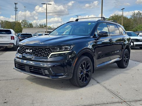 Certified 2022 Kia Sorento SX image 4