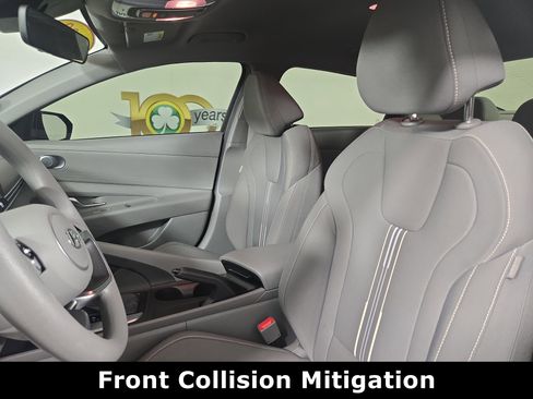 Used 2023 Hyundai Elantra SEL image 12