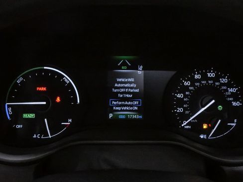 Used 2024 Toyota Sienna LE w/ LE Plus Package FWD image 22