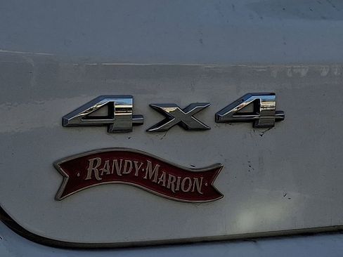 Used 2024 Jeep Compass Latitude image 32