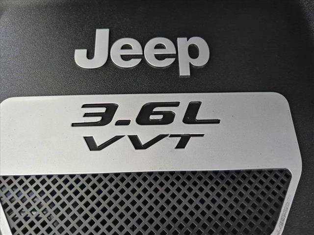 Used 2013 Jeep Wrangler Unlimited Rubicon AWD/4WD image 27