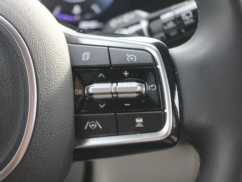 Used 2024 Kia Carnival SX Prestige FWD image 16