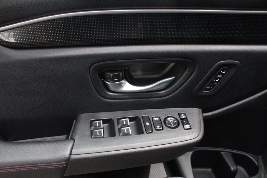 Used 2025 Honda Pilot Black Edition image 24