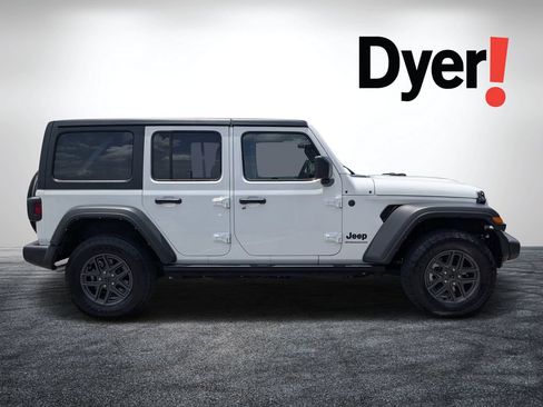 Used 2025 Jeep Wrangler Unlimited Sport AWD/4WD image 2