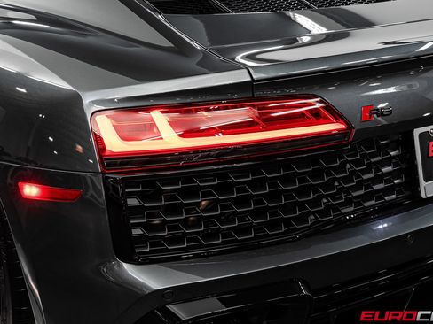 Used 2021 Audi R8 V10 w/ Premium Package RWD image 20