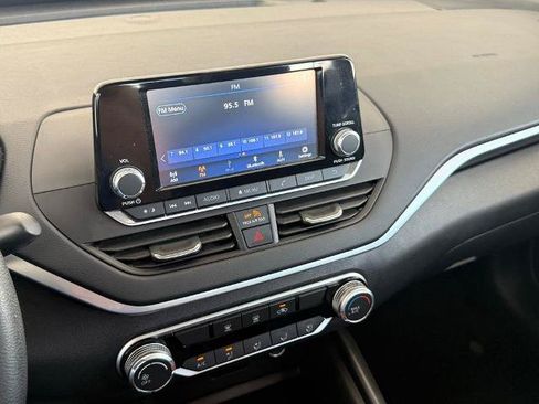 Used 2024 Nissan Altima 2.5 S FWD image 4