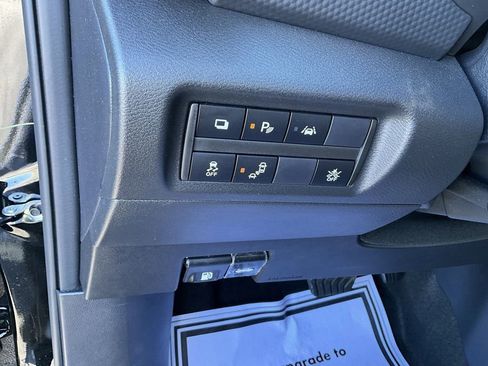 Certified 2025 Nissan Kicks Play S image 56