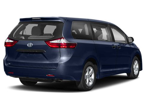 Used 2020 Toyota Sienna XLE image 2