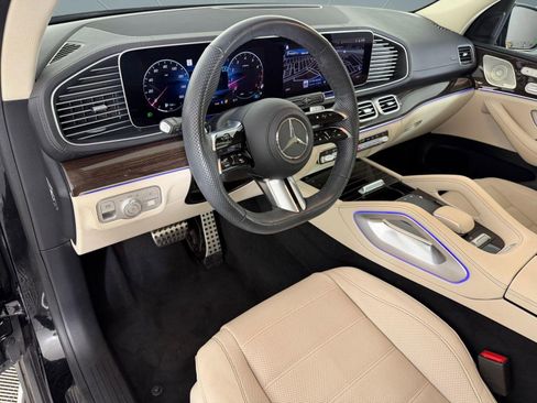 Used 2024 Mercedes-Benz GLS 450 4MATIC image 4