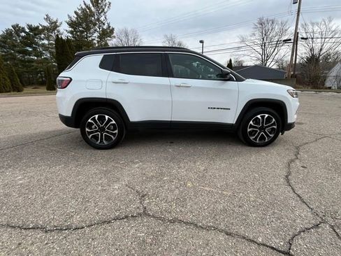 Used 2024 Jeep Compass Limited AWD/4WD image 6
