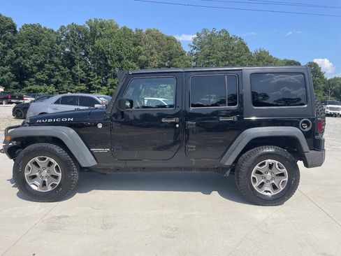 Used 2015 Jeep Wrangler Unlimited Rubicon w/ Connectivity Group AWD/4WD image 4
