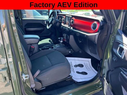 Used 2021 Jeep Wrangler Unlimited Rubicon AWD/4WD image 27