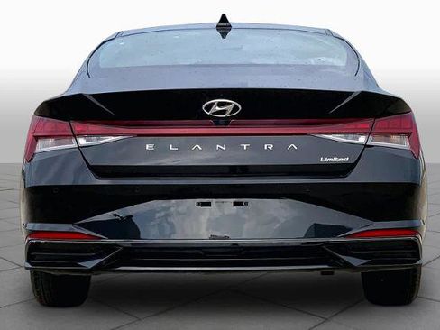 Used 2023 Hyundai Elantra Limited FWD image 5