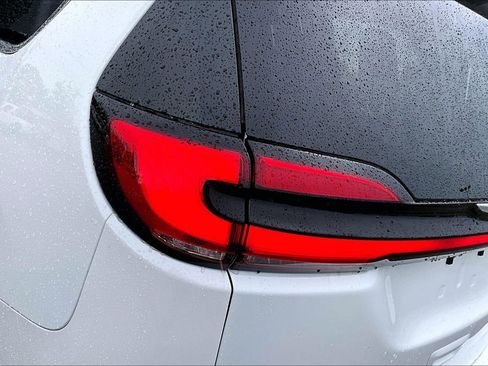 Used 2023 Chrysler Pacifica Touring-L FWD image 27