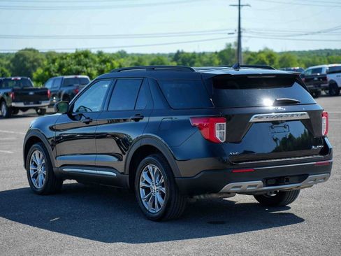Used 2024 Ford Explorer XLT w/ Equipment Group 202A AWD/4WD image 7