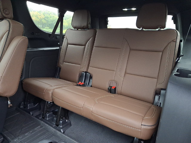 Used 2025 Chevrolet Suburban High Country AWD/4WD image 21