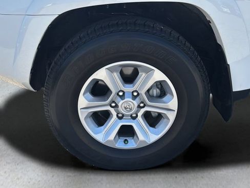 Used 2022 Toyota 4Runner SR5 RWD image 27
