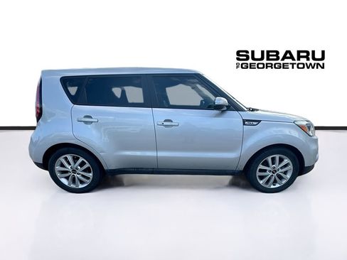 Used 2018 Kia Soul + w/ + Primo LIT Package FWD image 9