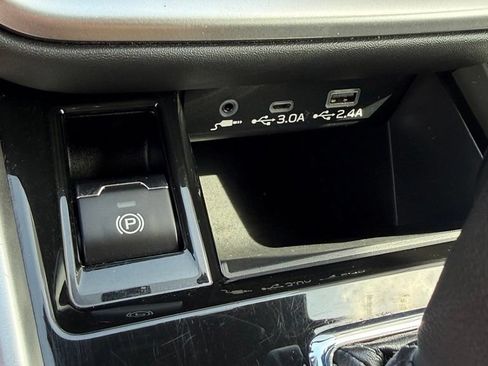 Used 2024 Subaru Outback Limited AWD/4WD image 19