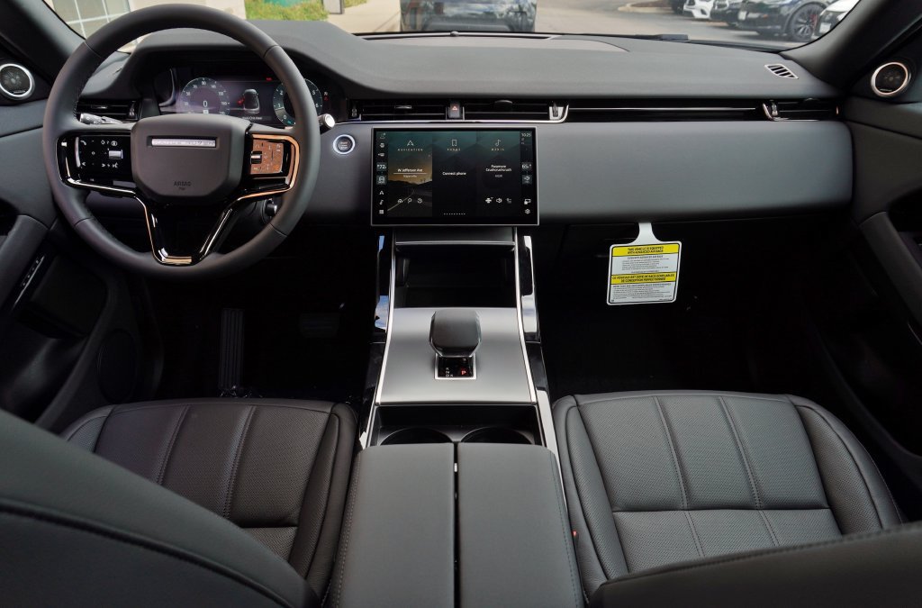New 2026 Land Rover Range Rover Evoque S AWD/4WD image 9