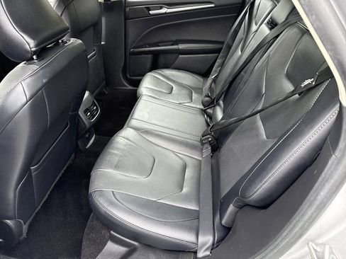 Used 2019 Ford Fusion Energi Titanium FWD image 20