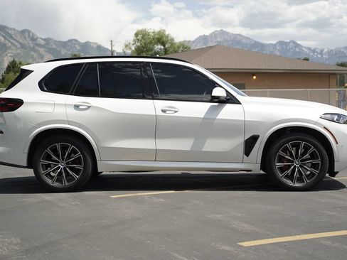 Used 2024 BMW X5 xDrive40i w/ M Sport Package AWD/4WD image 6