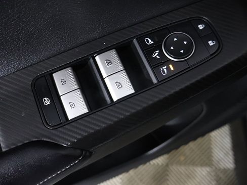 Used 2023 Mitsubishi Outlander SE Black Edition image 37