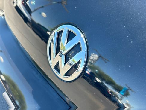 Used 2017 Volkswagen Beetle 1.8T S FWD image 23