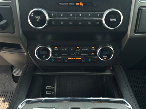 Used 2019 Ford Expedition XLT w/ Equipment Group 202A RWD image 28