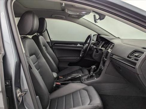 Used 2017 Volkswagen Golf SEL image 19