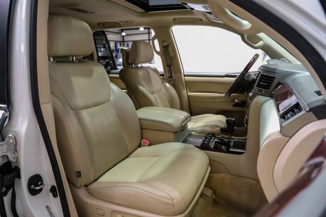 Used 2014 Lexus LX 570 4WD image 35