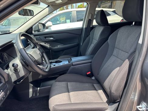 Used 2025 Nissan Rogue SV FWD image 29