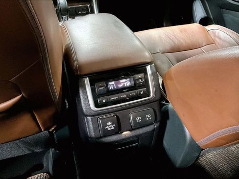 Used 2019 Subaru Ascent Touring image 31