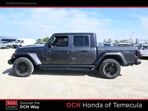 Used 2021 Jeep Gladiator Sport AWD/4WD image 4