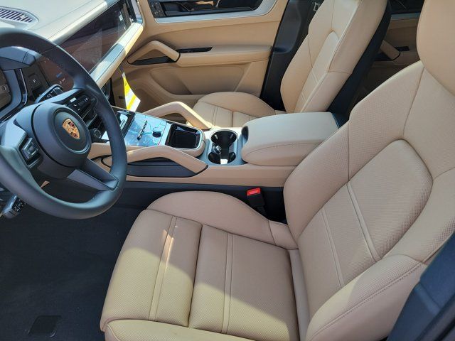 Used 2026 Porsche Cayenne AWD/4WD image 22