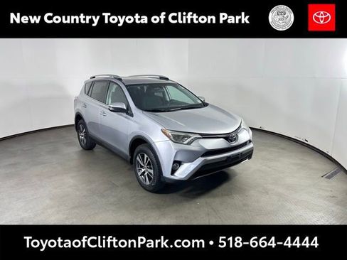 Used 2016 Toyota RAV4 XLE AWD/4WD image 1