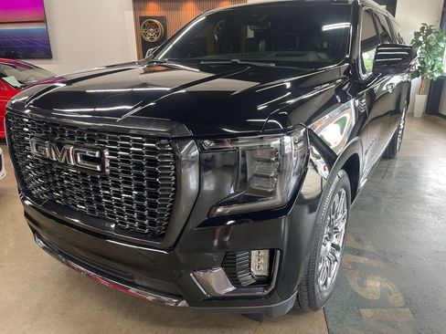 Used 2023 GMC Yukon XL Denali Ultimate AWD/4WD image 2