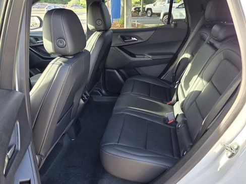 New 2026 Chevrolet Equinox LT w/ Convenience Package II AWD/4WD image 16
