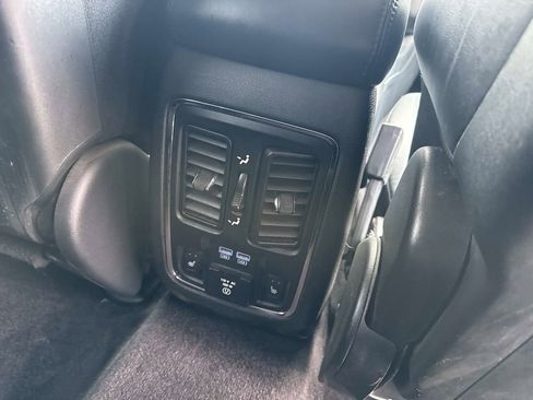 Used 2018 Dodge Durango GT image 19