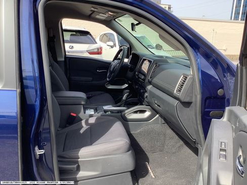 Used 2022 Nissan Frontier SV w/ Technology Package image 14