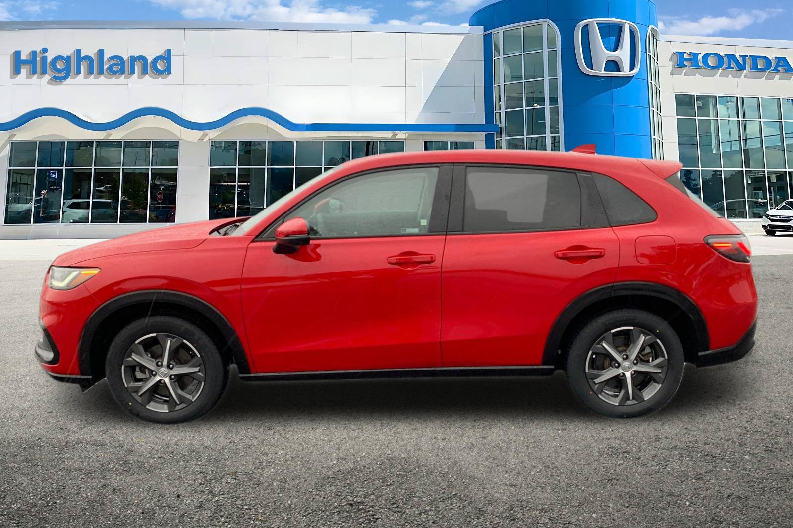 Used 2024 Honda HR-V EX-L image 2