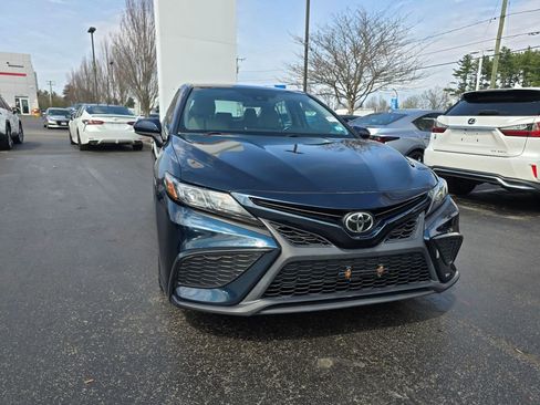 Used 2021 Toyota Camry SE image 10