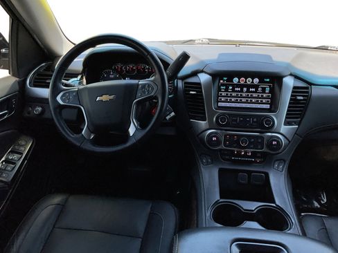 Used 2020 Chevrolet Suburban LT RWD image 14