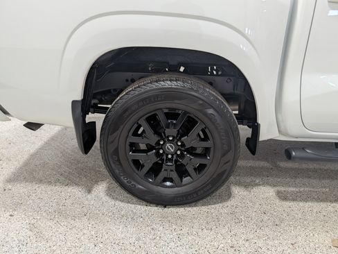 Used 2023 Nissan Frontier SV w/ Midnight Edition Package AWD/4WD image 14